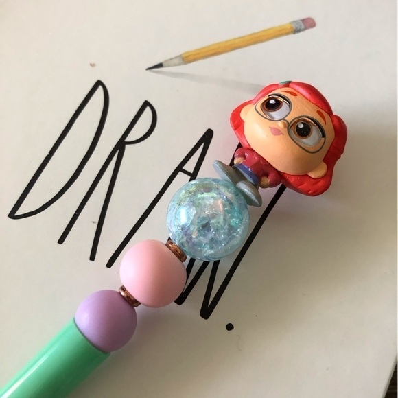 Disney Doorables: Turning Red: Meilin "Mei" Lee handmade beaded pen - Picture 1 of 3